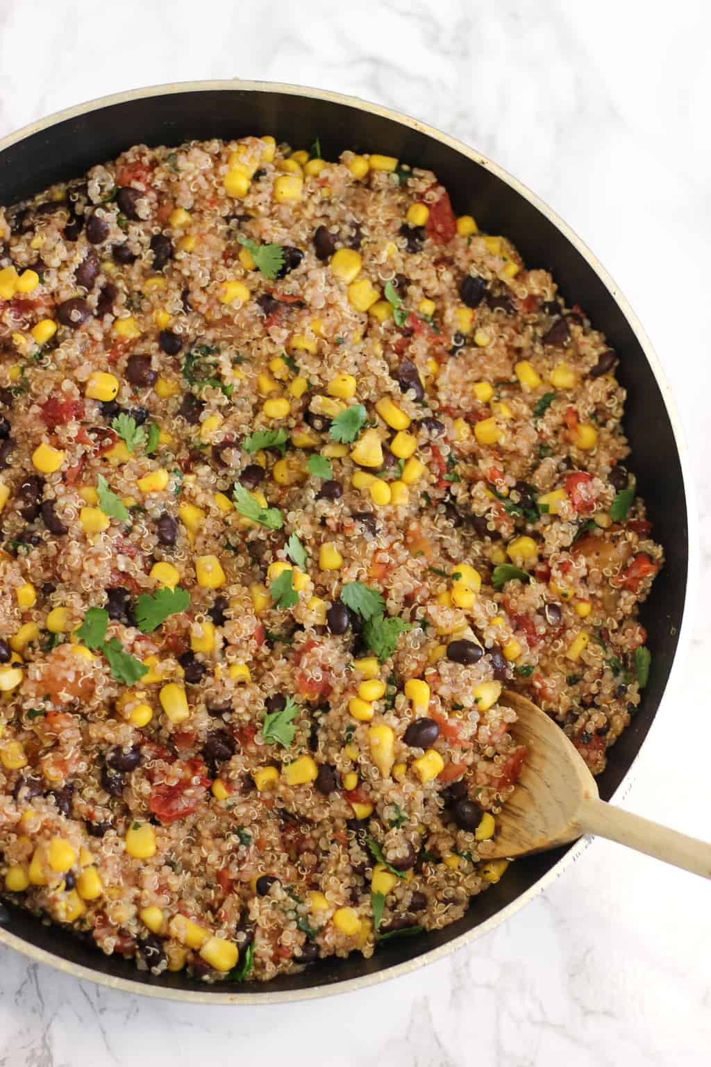 One Pan Mexican Quinoa
 Five Ingre nt e Pan Mexican Quinoa