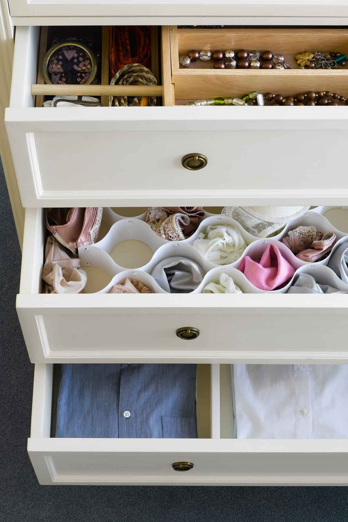 Organization Tips For Bedroom
 How to Organize Your Room 20 Best Bedroom Organization Ideas