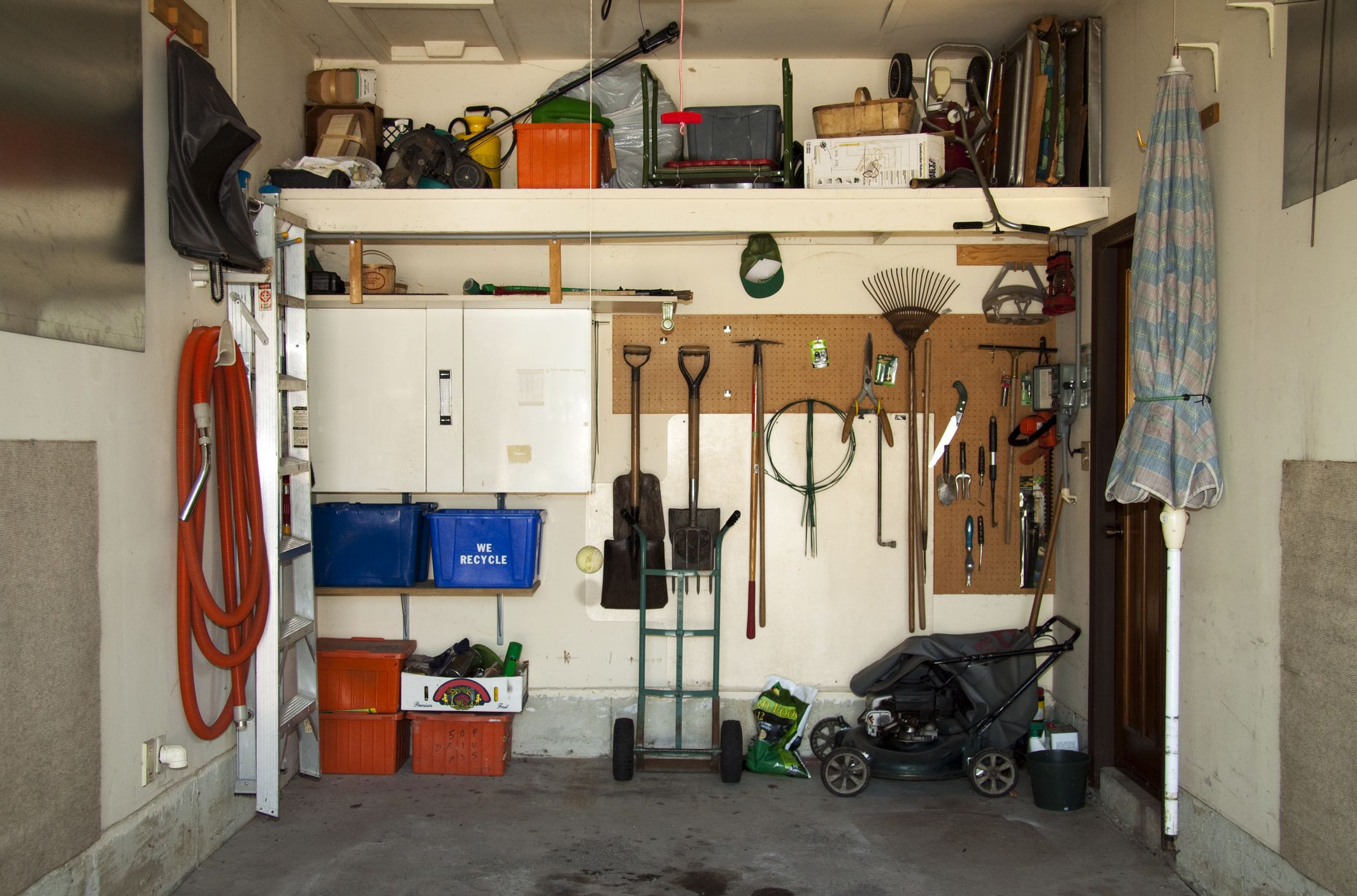 Organizing A Garage
 How to Organize a Garage in 5 Steps