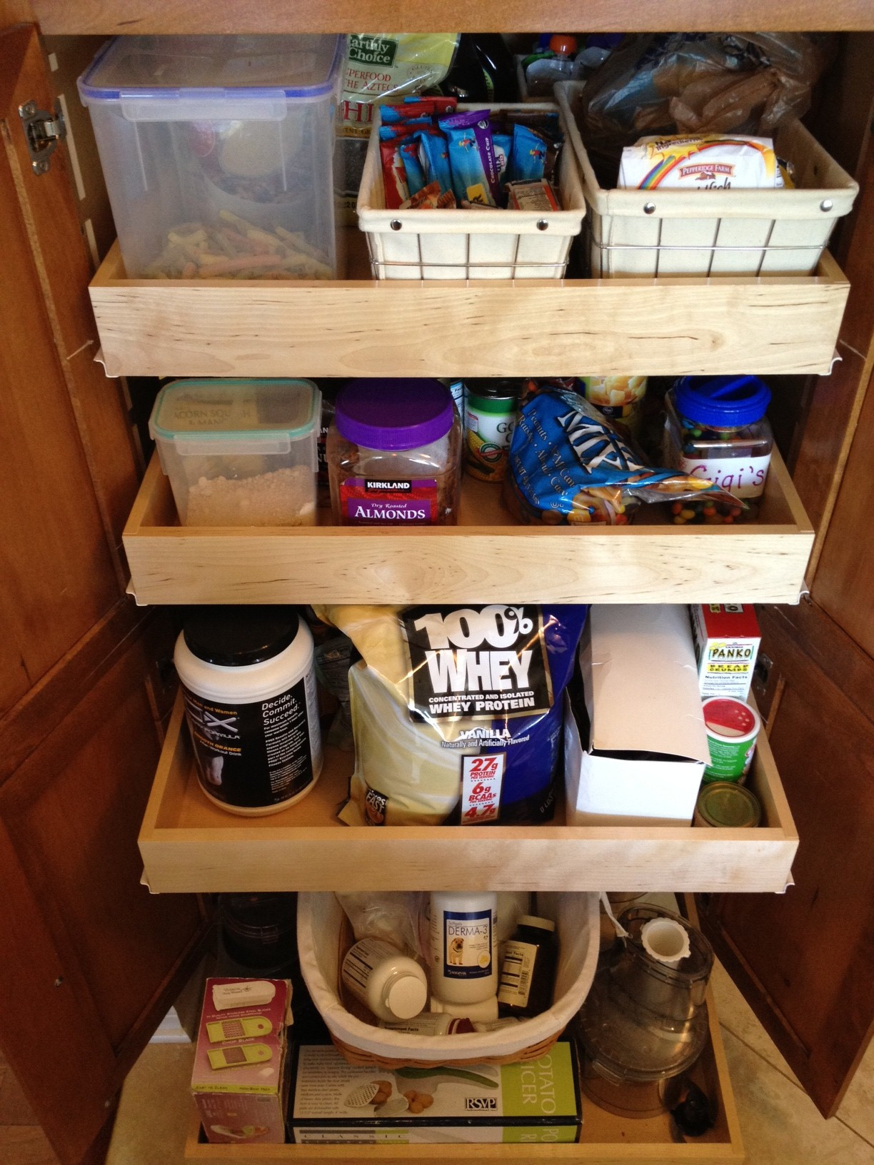 Organizing Your Kitchen
 Organize your kitchen pantry 7 rules for an organized