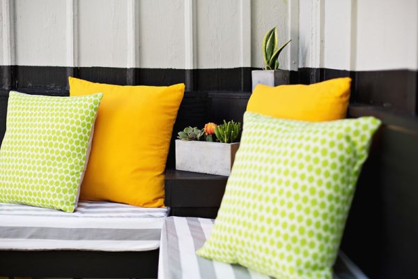 Outdoor Cushion DIY
 Throw A Festive Summer Brunch