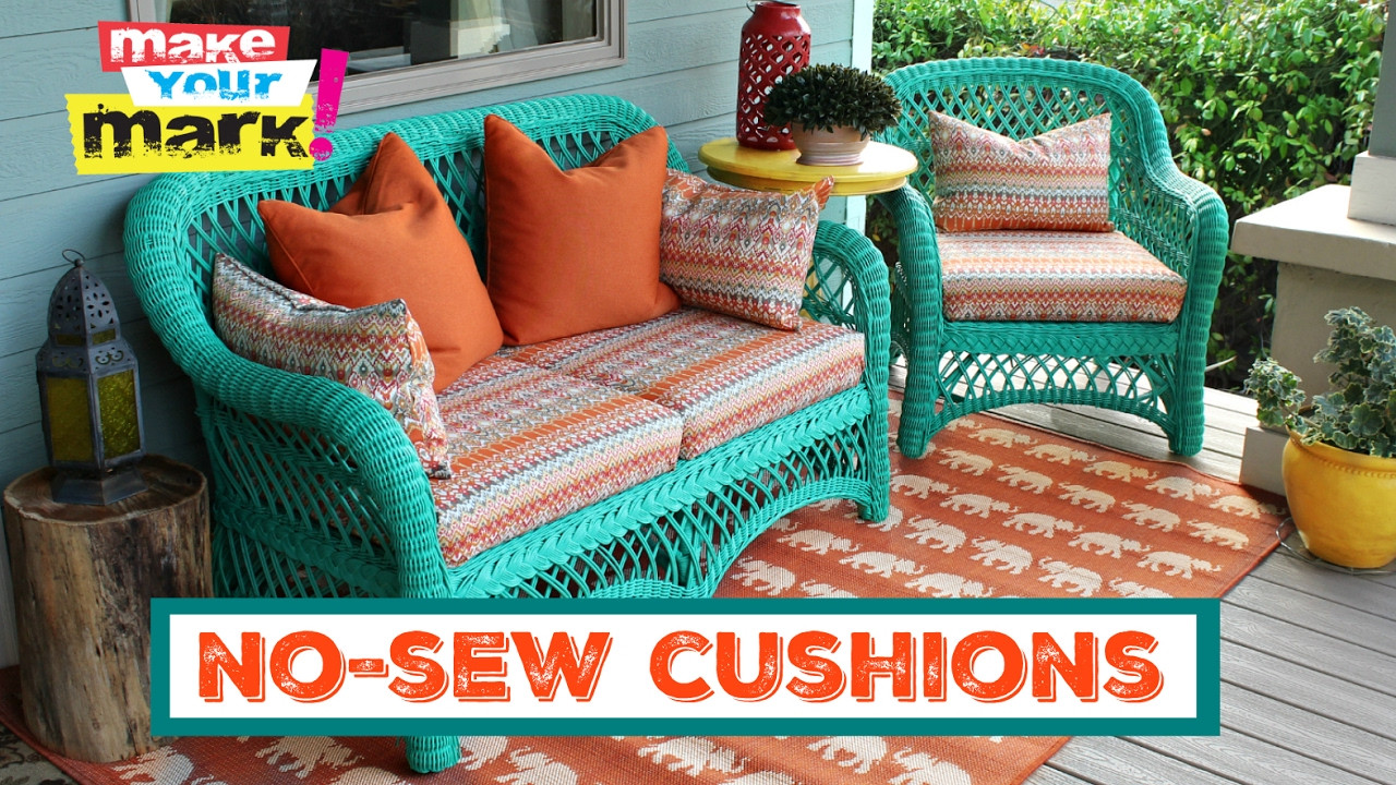 Outdoor Cushion DIY
 How to No Sew Pillows And Cushions