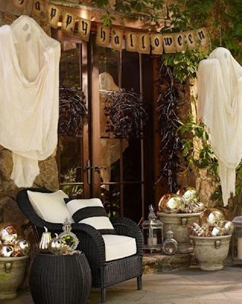 Outdoor Halloween Party Ideas
 60 Awesome Outdoor Halloween Party Ideas DigsDigs