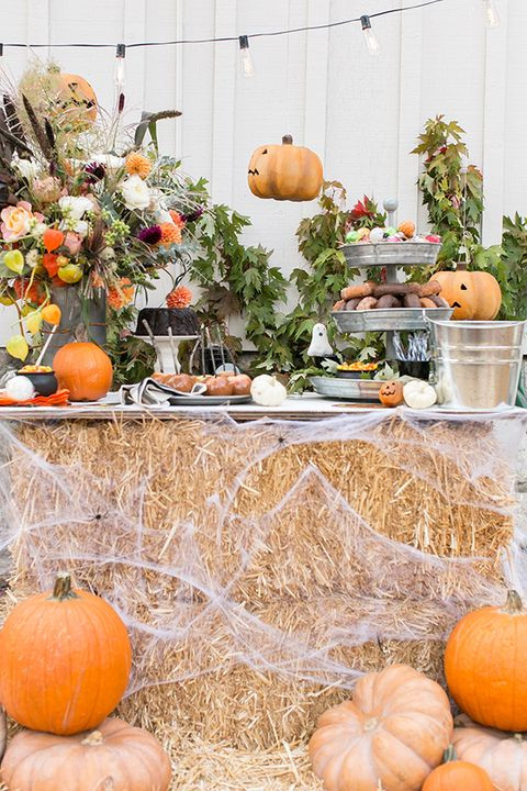 Outdoor Halloween Party Ideas
 47 Outdoor Halloween Decorations Porch Decorating Ideas