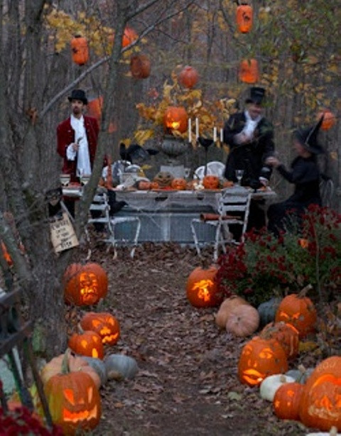 Outdoor Halloween Party Ideas
 60 Awesome Outdoor Halloween Party Ideas DigsDigs