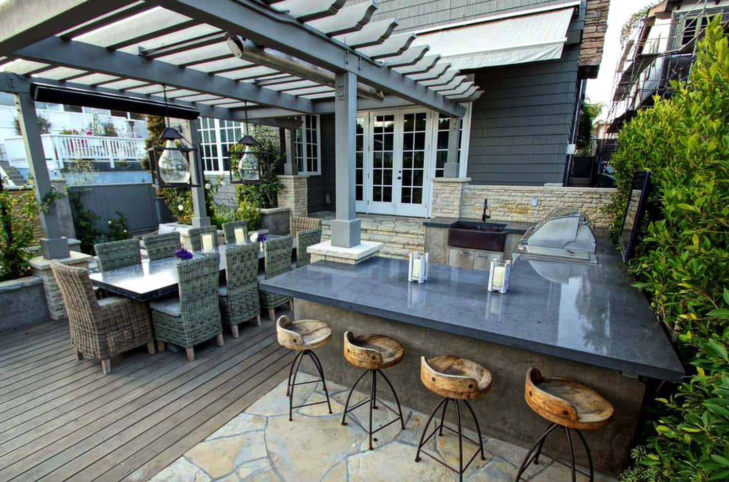 Outdoor Kitchen And Bars
 20 Spectacular outdoor kitchens with bars for entertaining