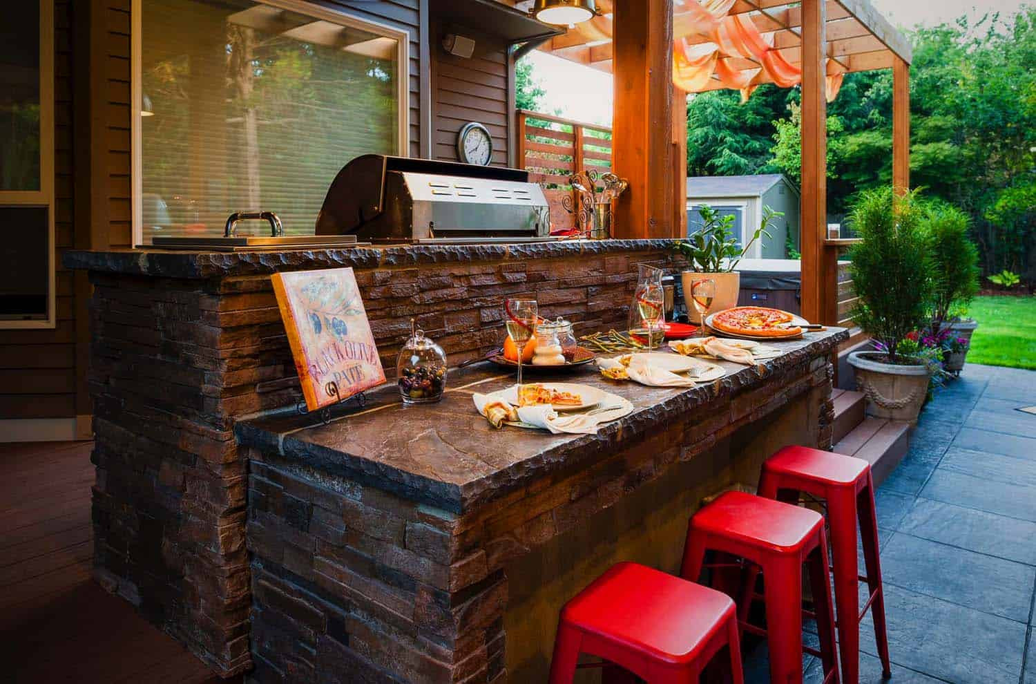 Outdoor Kitchen And Bars
 20 Spectacular outdoor kitchens with bars for entertaining