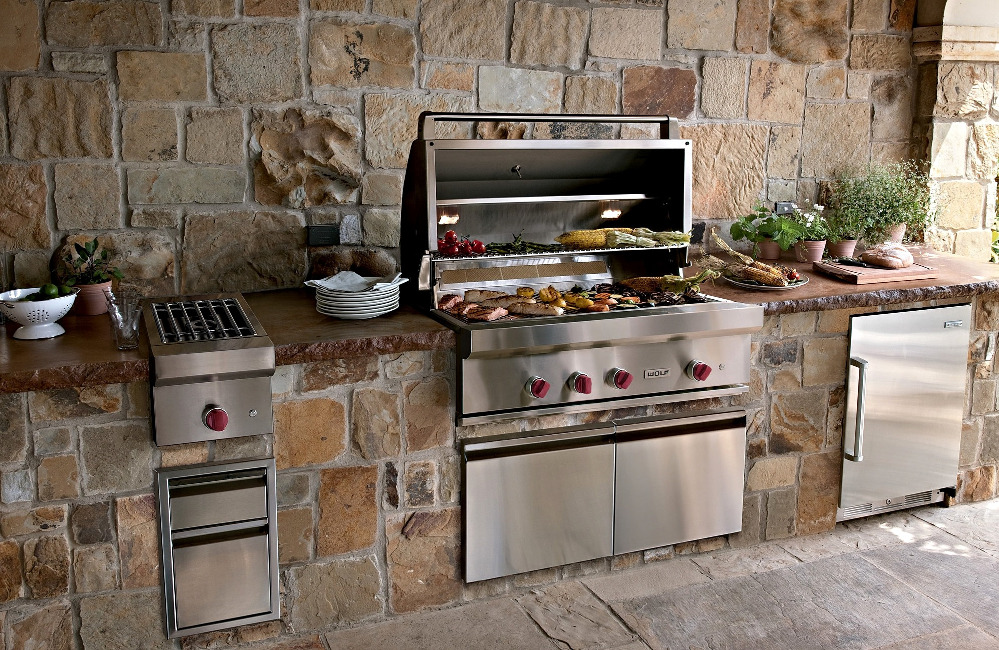 Outdoor Kitchen Appliances
 Outdoor kitchen appliances