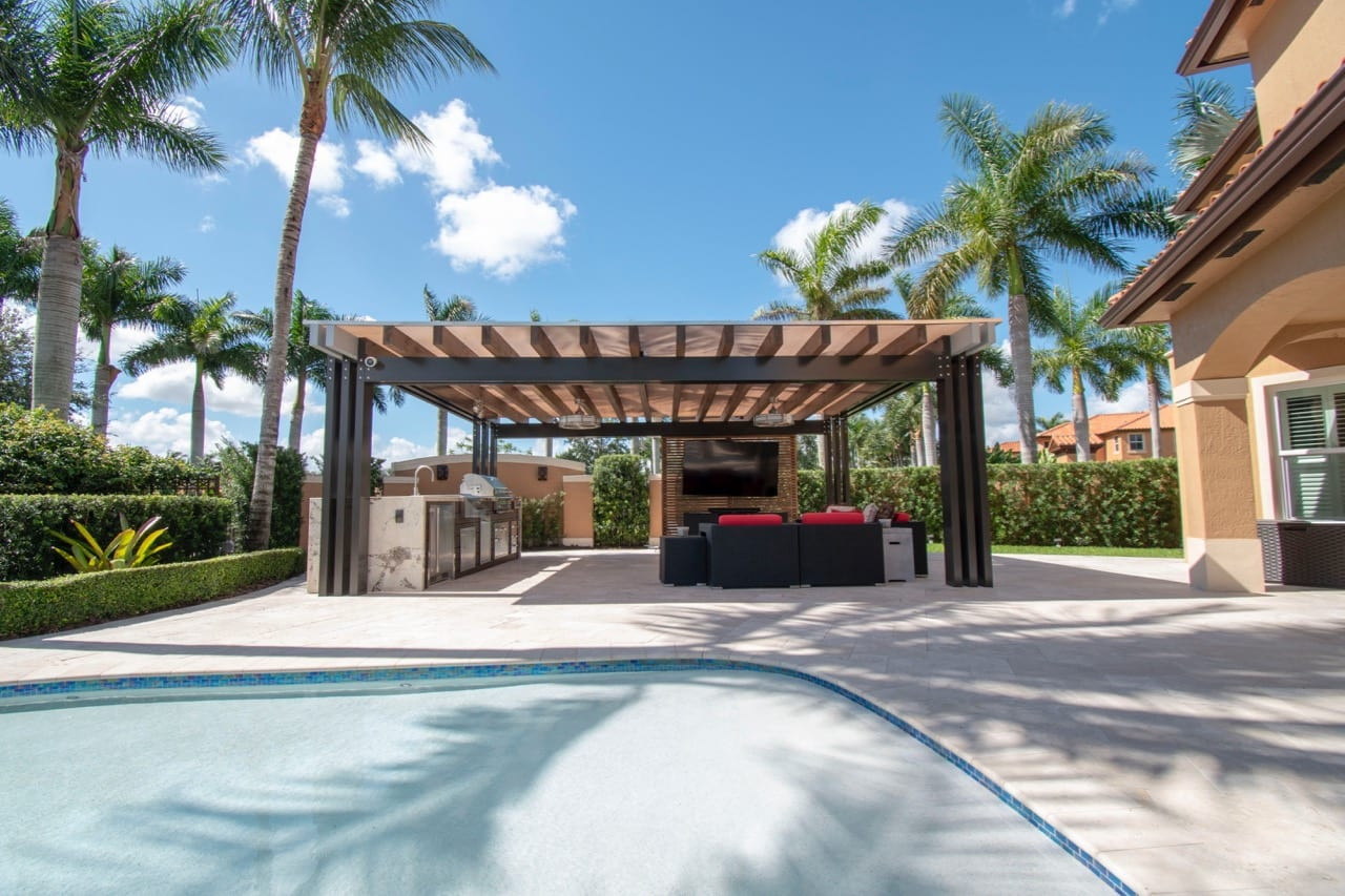 Outdoor Kitchen Miami
 Custom Outdoor Kitchen in Southwest Miami Luxapatio