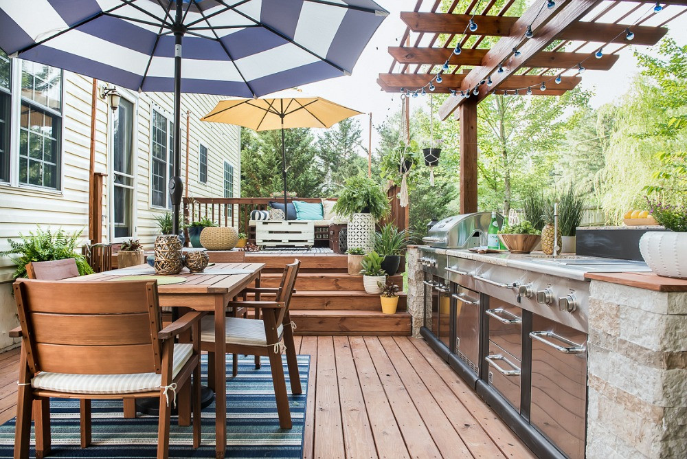 Outdoor Kitchen On Deck
 An Amazing DIY Outdoor Kitchen A Simple Way to Add Style