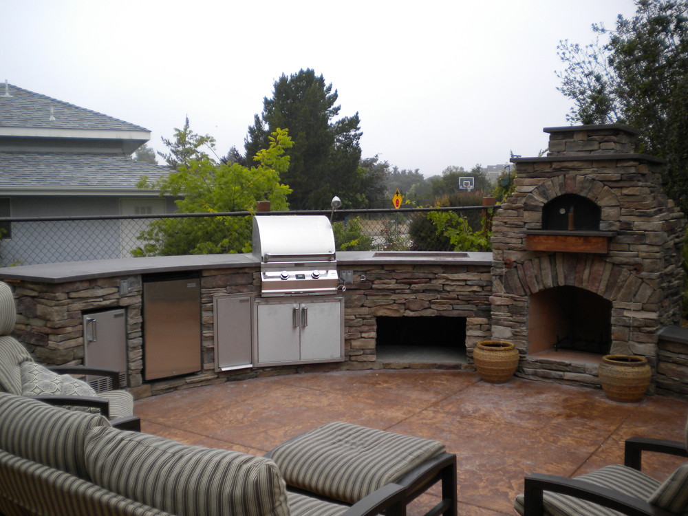 Outdoor Kitchen Pizza Oven
 Outdoor Pizza Ovens & Smokers — Unlimited Outdoor Kitchens