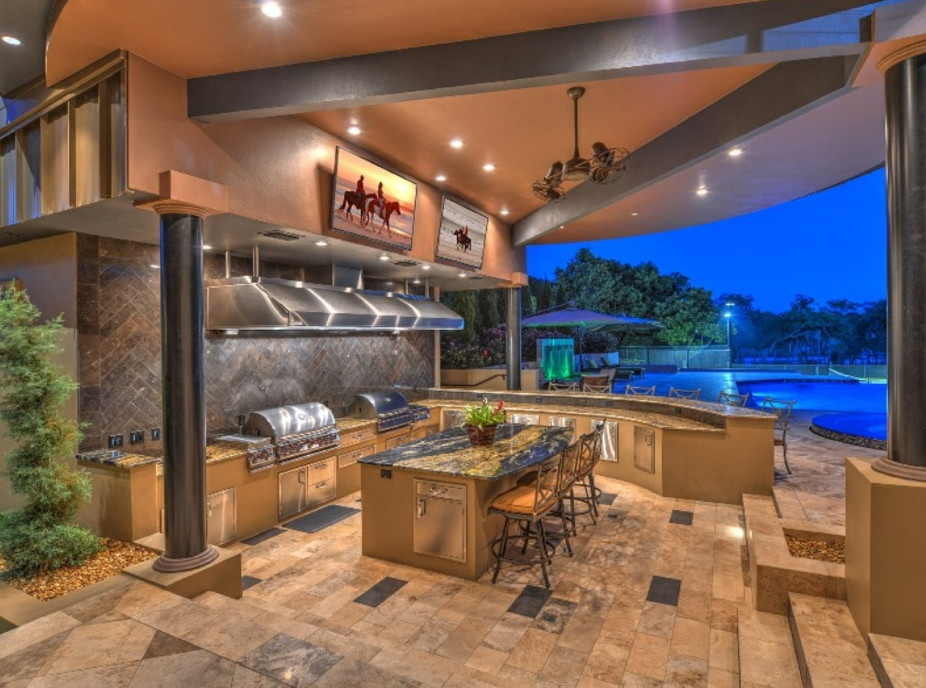 Outdoor Kitchen Vent Hood
 Outdoor Kitchen with mercial vent hood