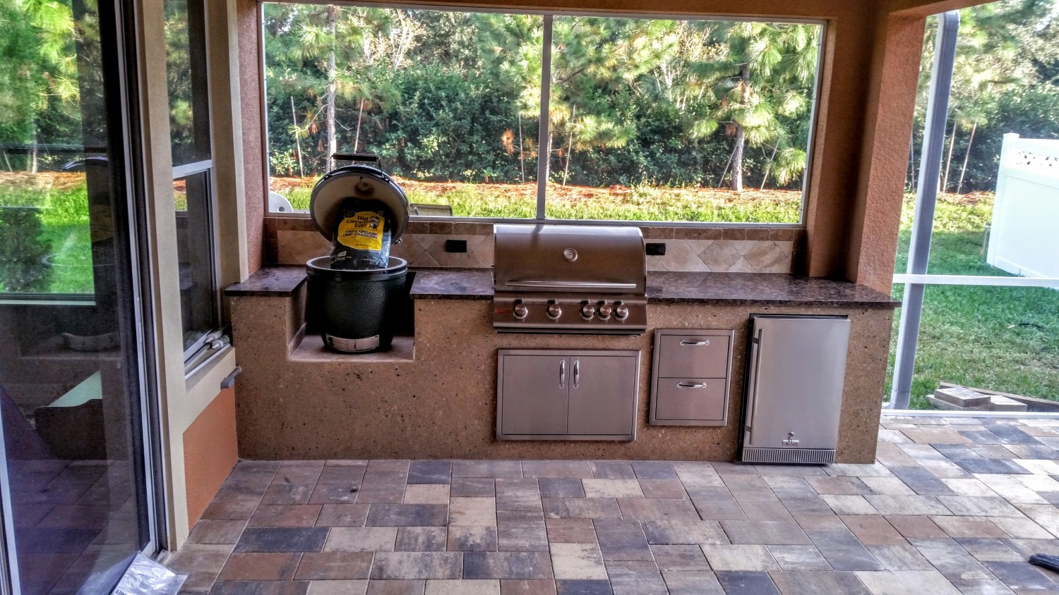 Outdoor Kitchen With Green Egg
 Creative Outdoor Kitchens Big Green Egg Creative Outdoor