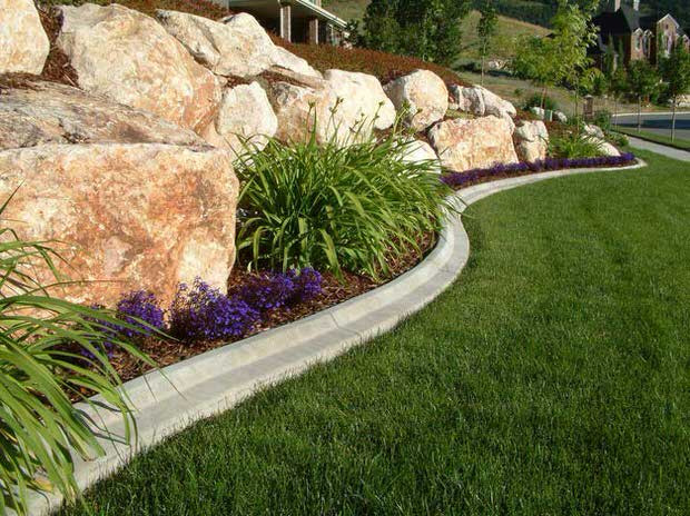 Outdoor Landscape Edging
 Beautiful & Classic Lawn Edging Ideas