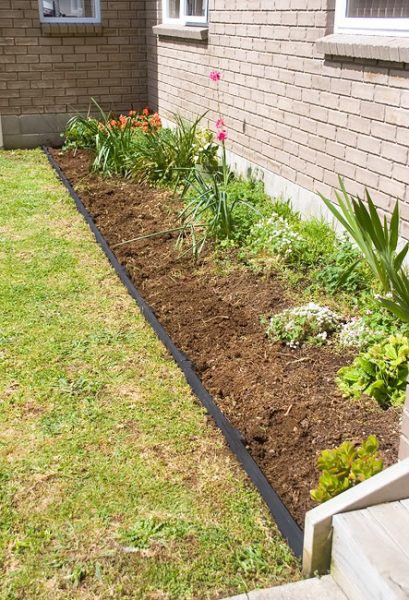 Outdoor Landscape Edging
 Remodelaholic