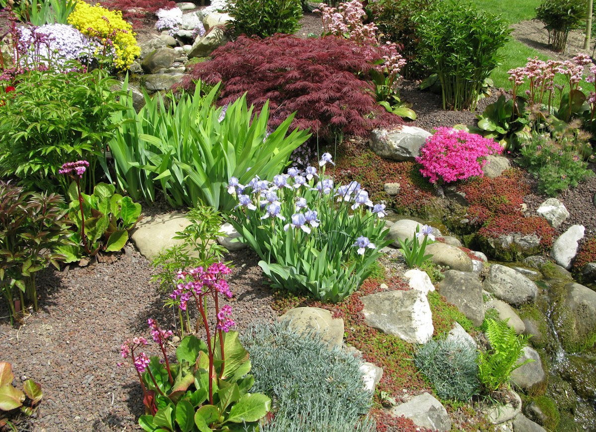 Outdoor Landscape Slope
 Backyard Slope Landscaping Ideas 10 Things To Do Bob Vila