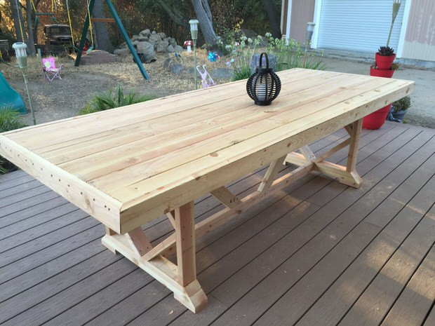 Outdoor Table DIY
 DIY Outdoor Dining Tables