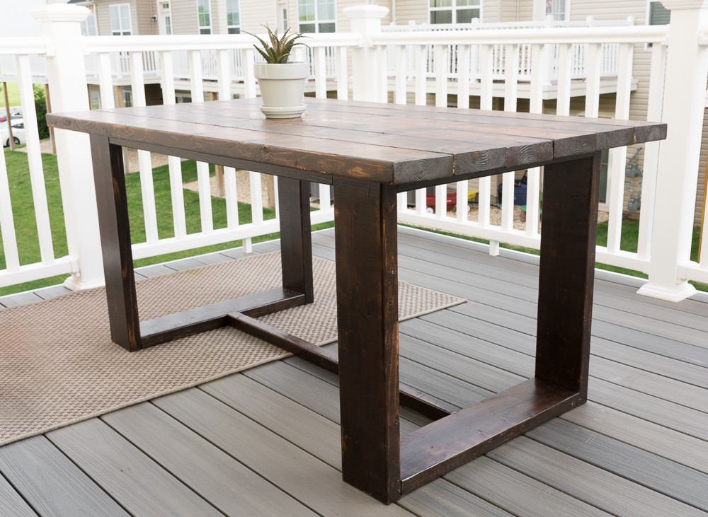 Outdoor Table DIY
 Simple Modern Outdoor Table buildsomething