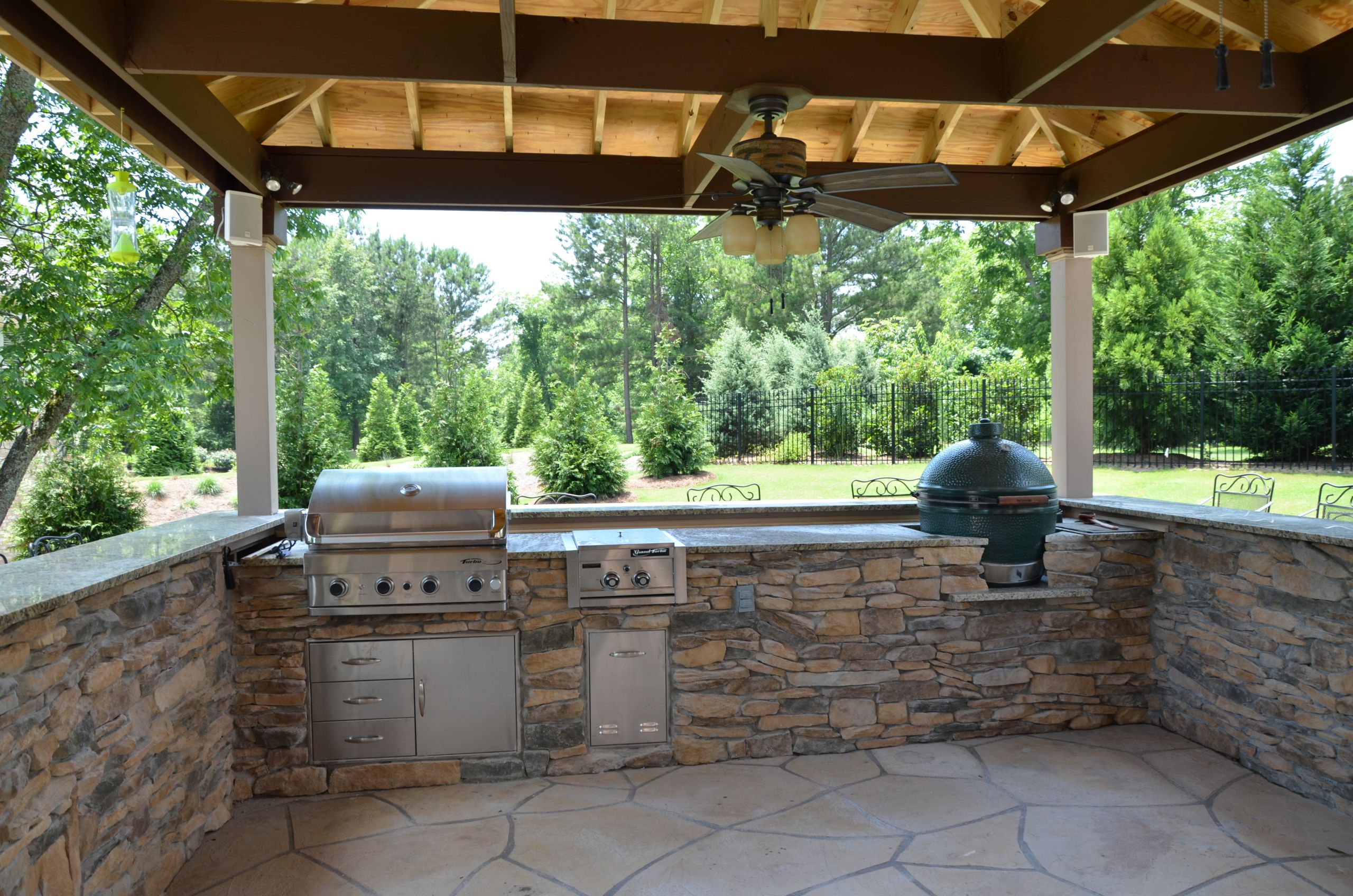 Outdoors Bbq Kitchen
 Outdoor Kitchens