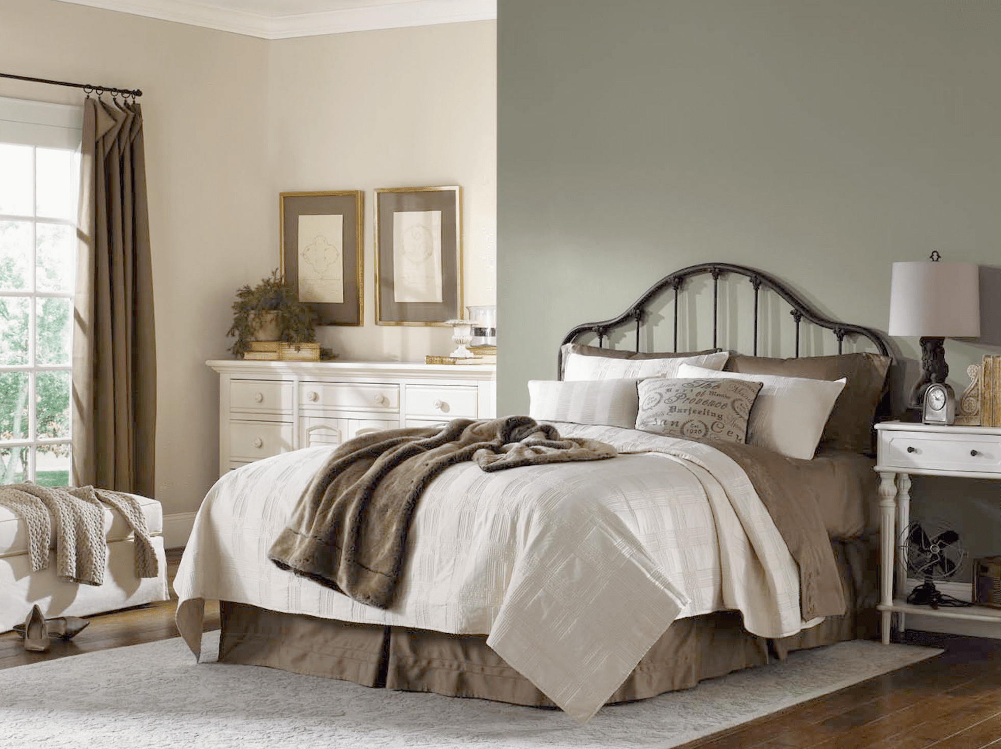 Paint Colors For The Bedroom
 8 Relaxing Sherwin Williams Paint Colors for Bedrooms
