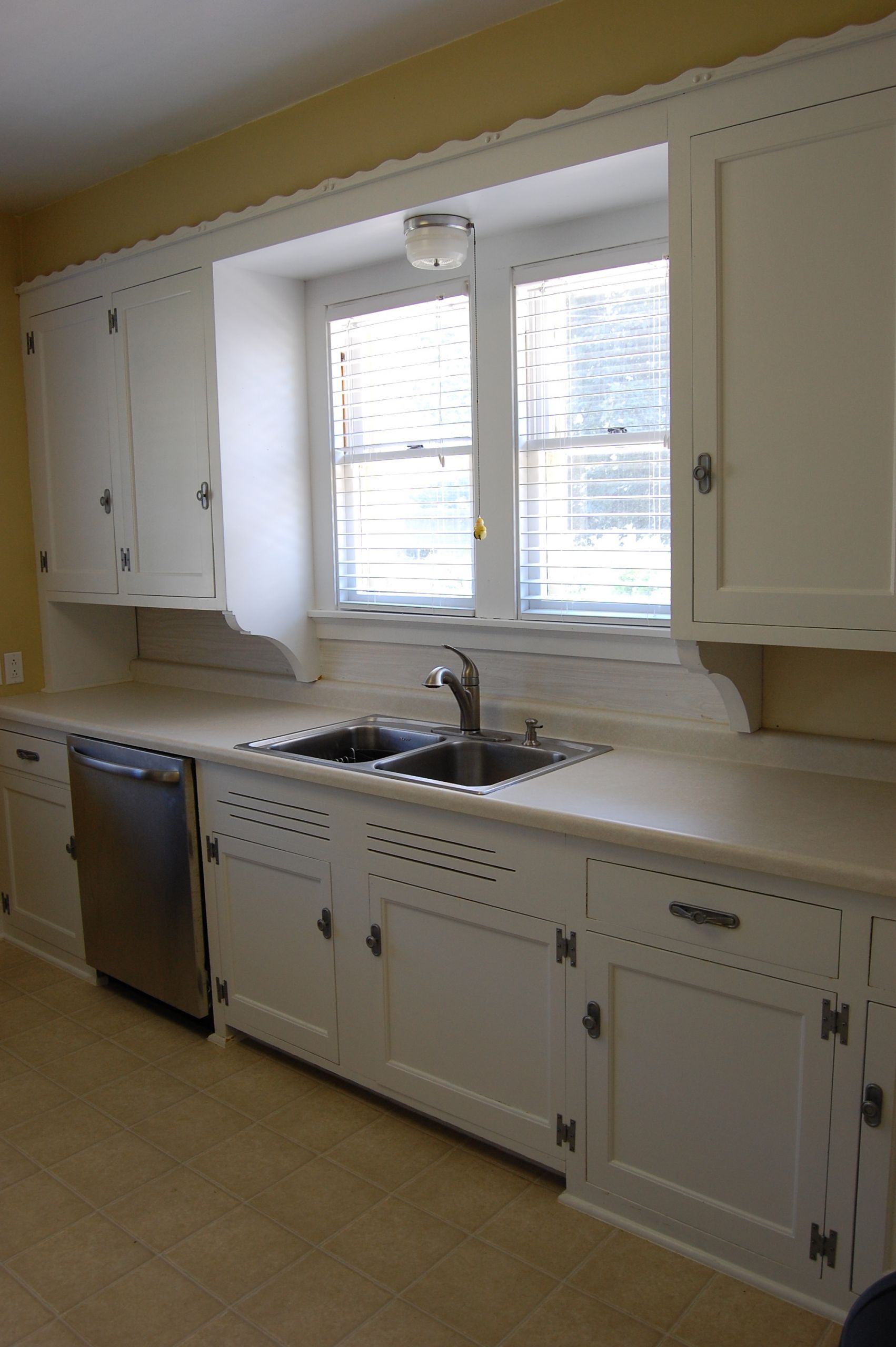 Painting Kitchen Cabinets
 How To Painting Kitchen Cabinets