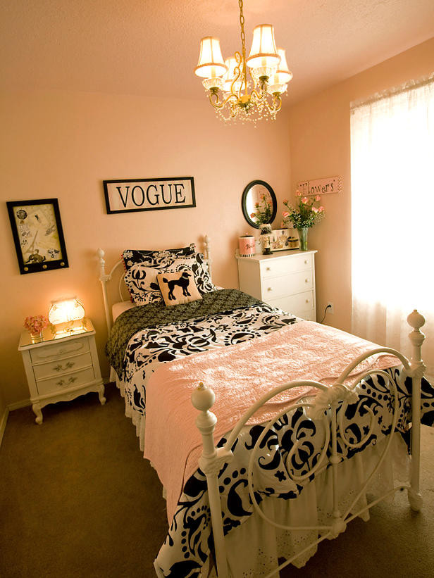 Paris Themed Bedroom Decor Ideas
 French Themed Girls Bedrooms F