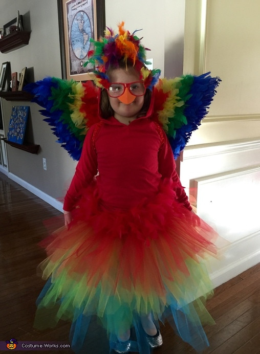 Parrot Costume DIY
 Homemade Parrot Costume for Girl