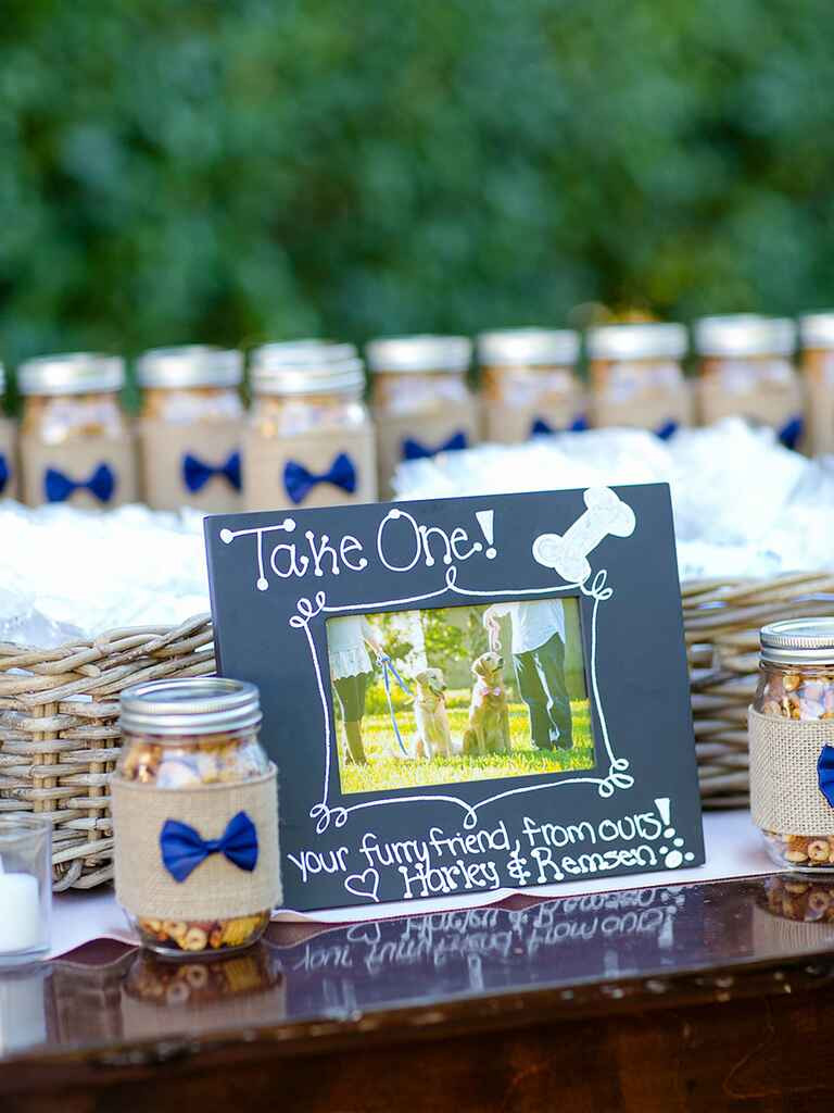 Party Favors Wedding
 20 DIY Wedding Favors for Any Bud