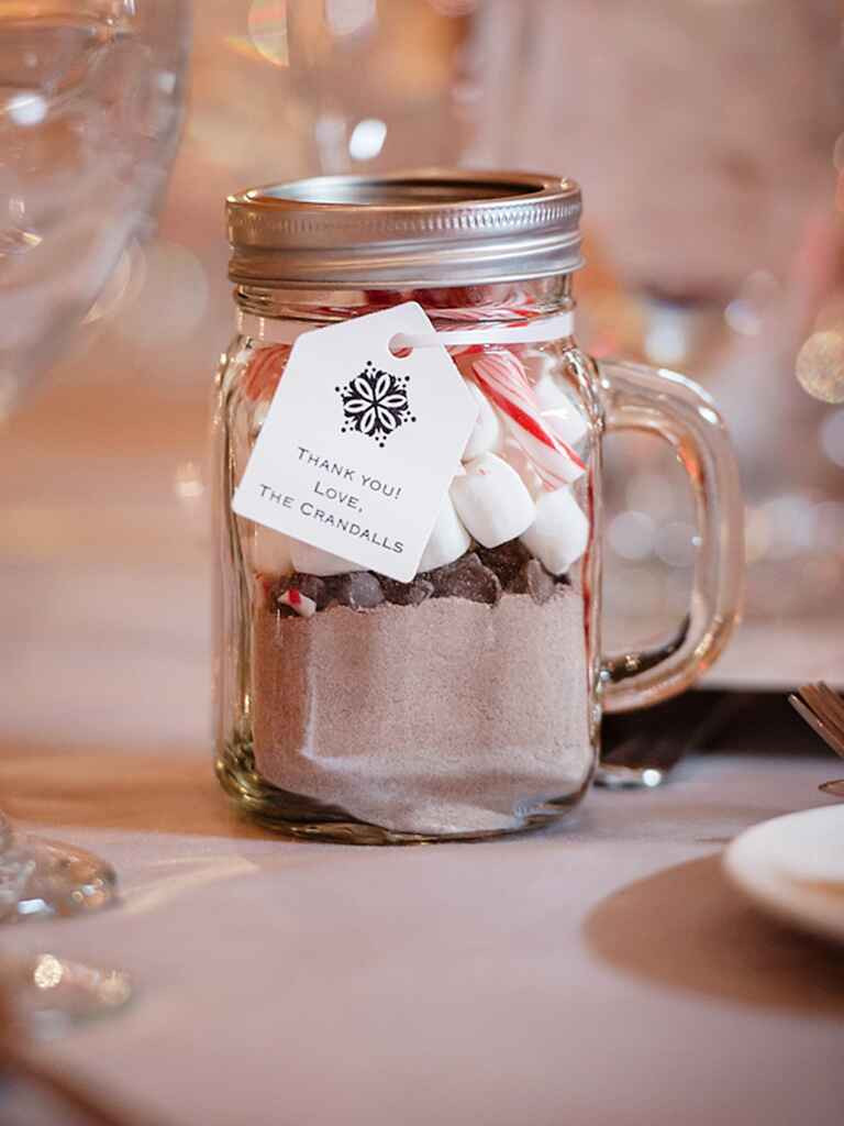 Party Favors Wedding
 20 DIY Wedding Favors for Any Bud