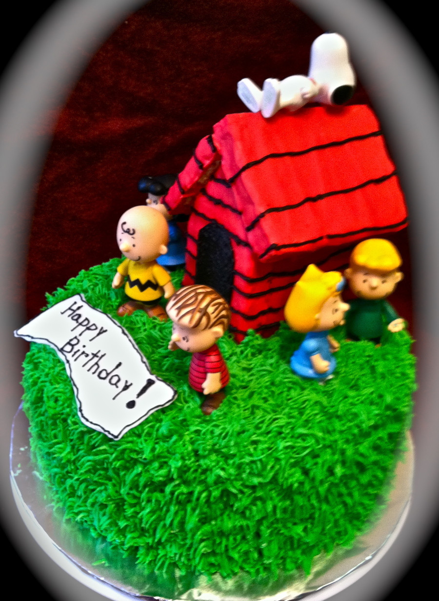 Peanuts Birthday Cake
 A Charlie Brown Birthday CakeCentral