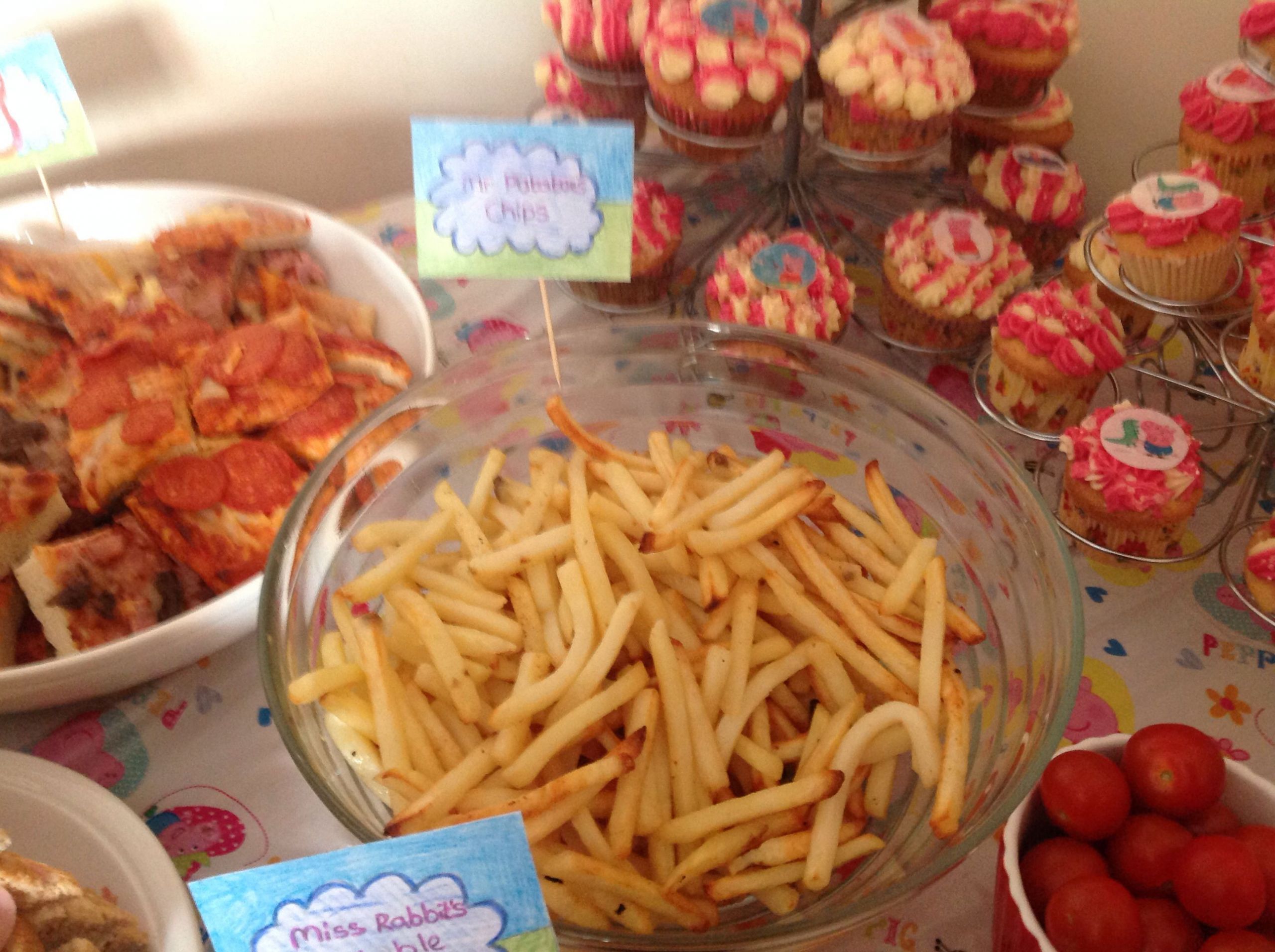 Peppa Pig Party Food Ideas
 Peppa Pig Party Food Mr Potatoes Chips