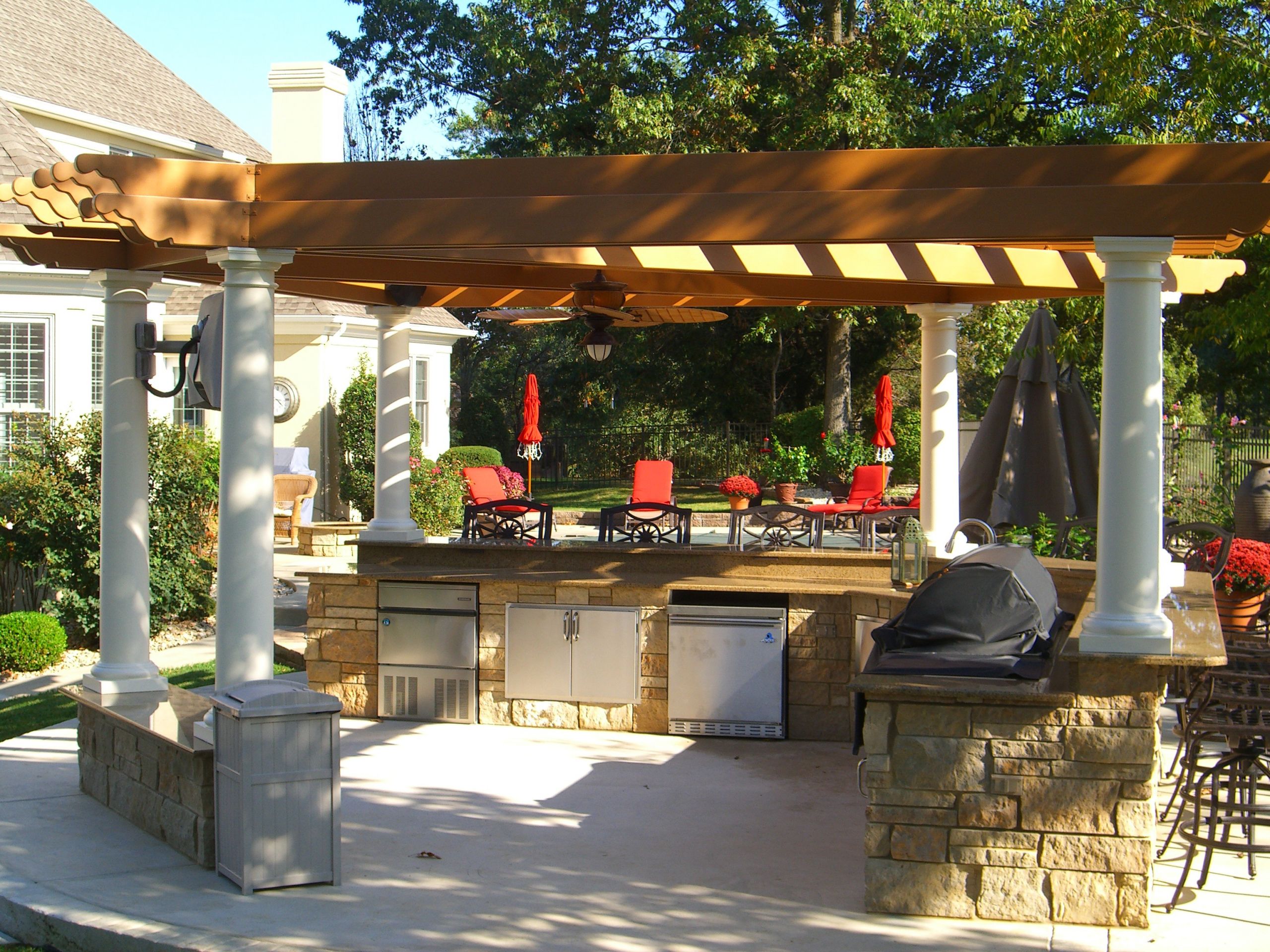 Pergola Outdoor Kitchen
 Pergolas