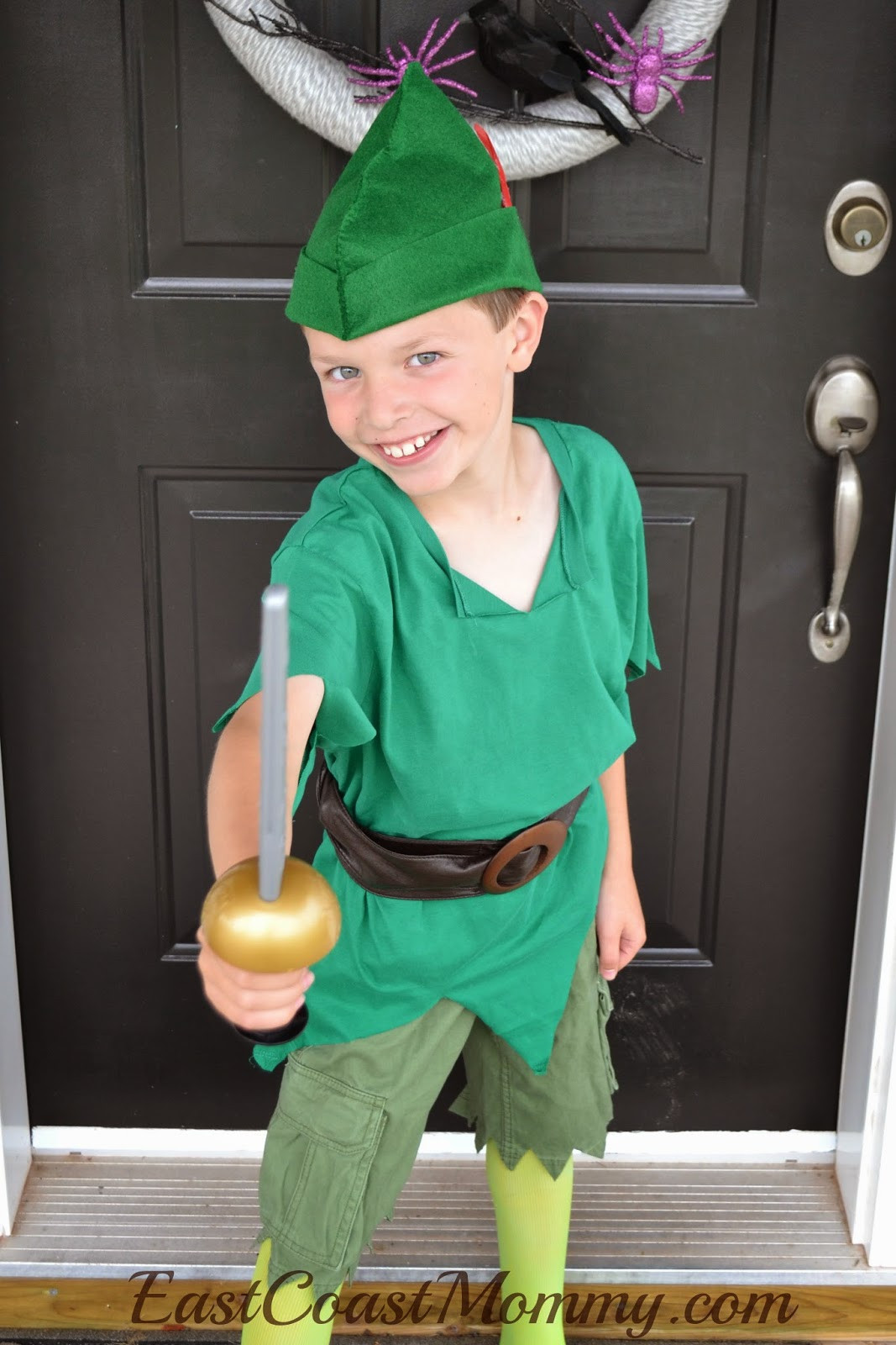 Peter Pan Costume DIY
 East Coast Mommy DIY Peter Pan Costume