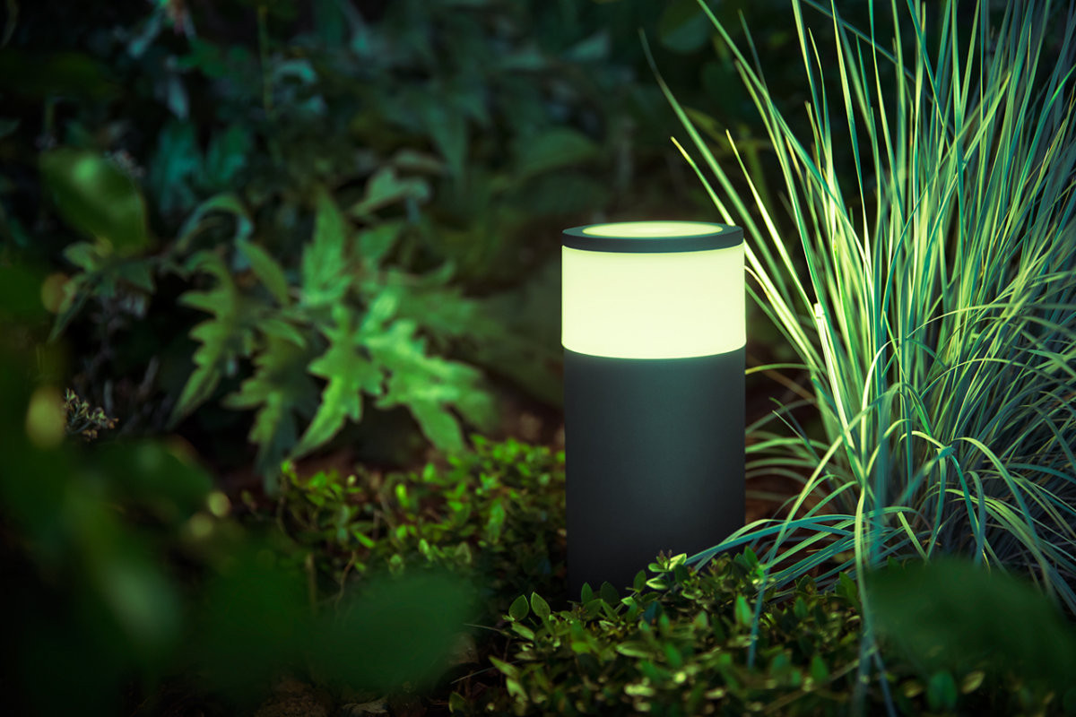 Philips Landscape Lighting
 Philips Hue Calla outdoor pathway light review A