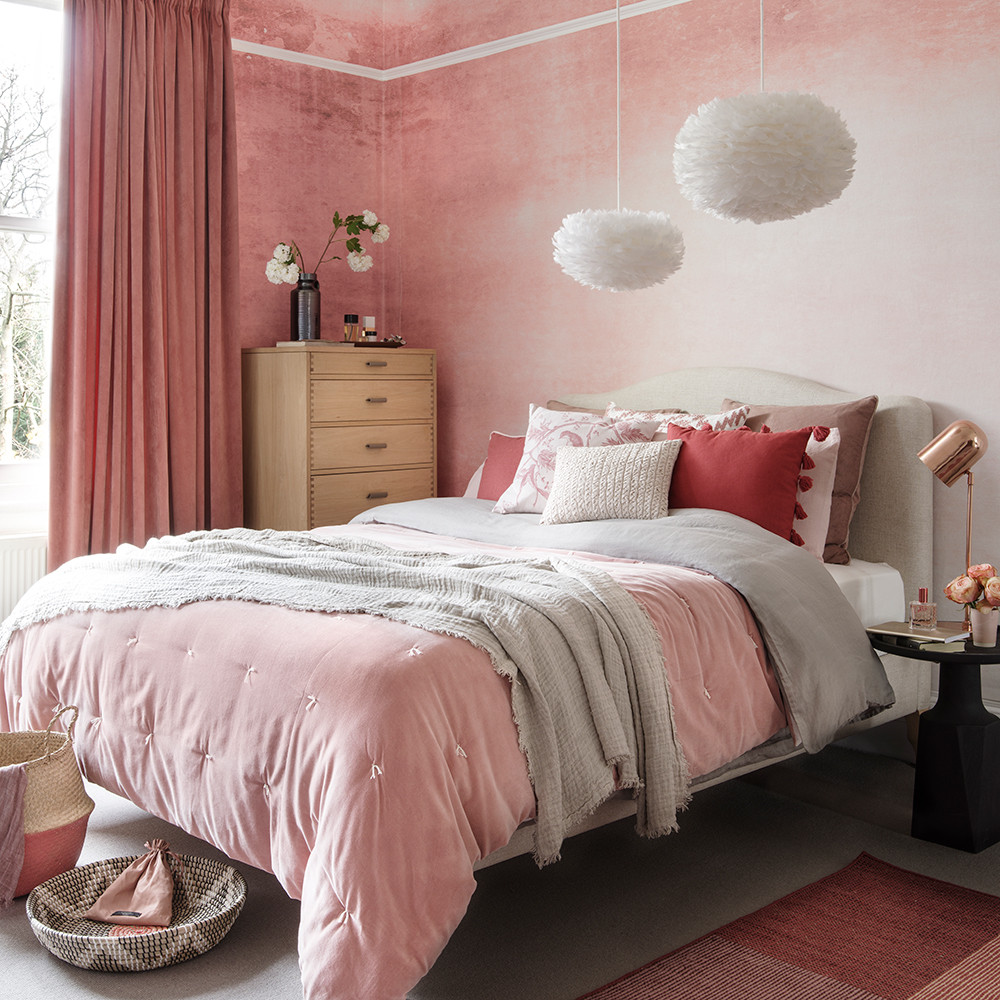 Pink Bedroom Decorations
 Pink bedroom ideas that can be pretty and peaceful or