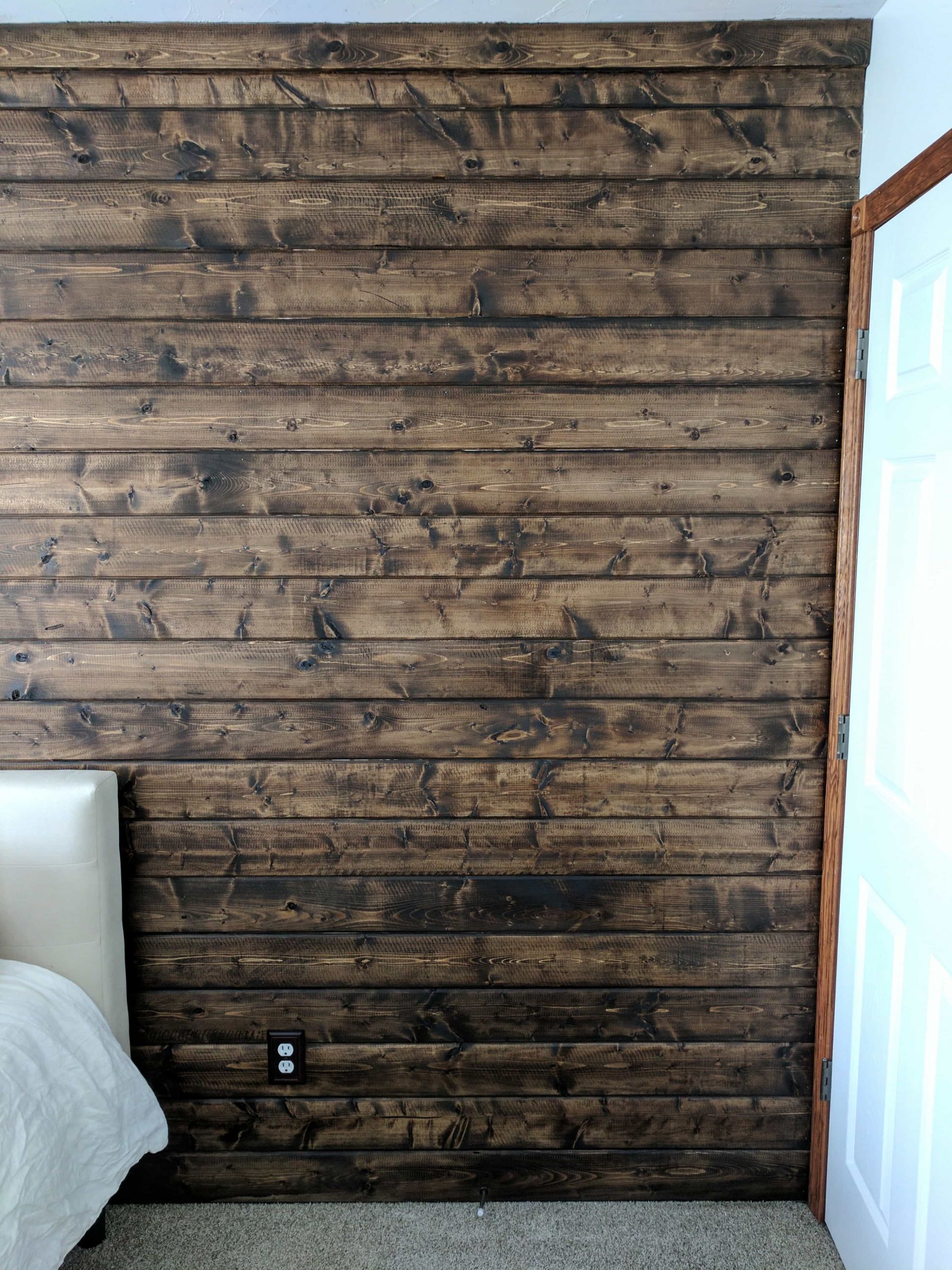 Plank Wall DIY
 Wood Accent Wall DIY