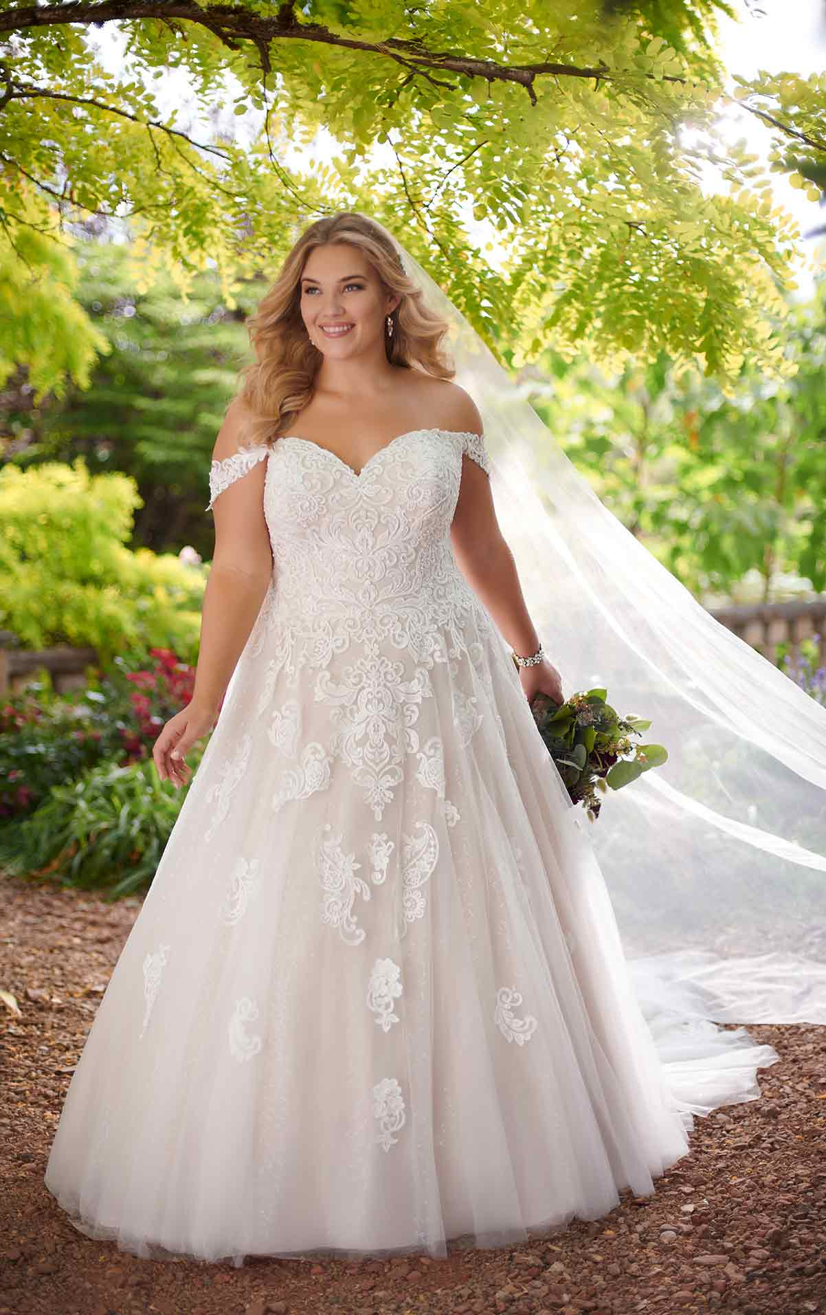 Plus Wedding Gowns
 Lace Ballgown Plus Size Wedding Dress