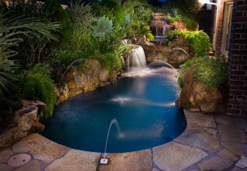 Pool In Small Backyard
 Guide To Small Inground Pools For Small Backyards