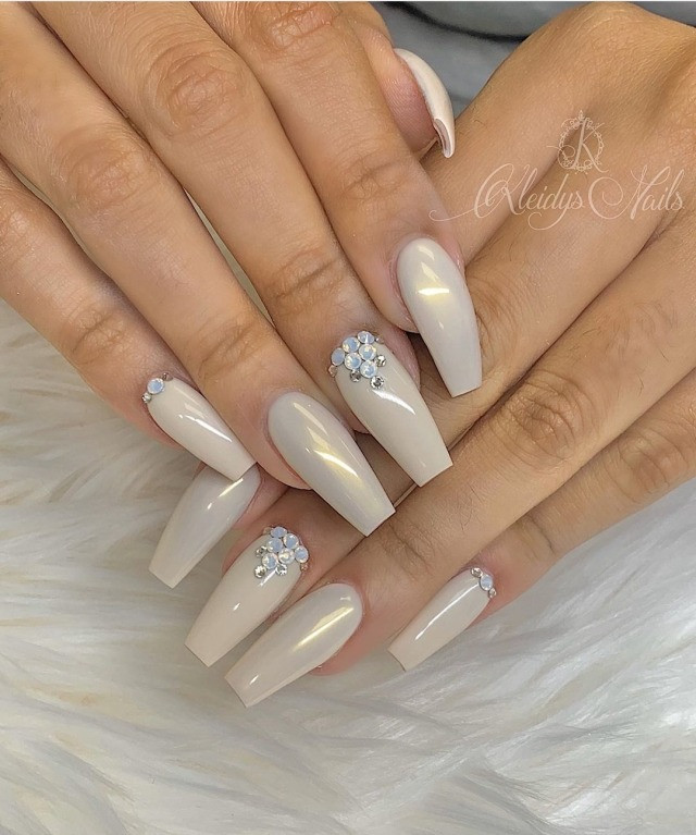 Porcupine Tree Wedding Nails
 wedding nails on Tumblr