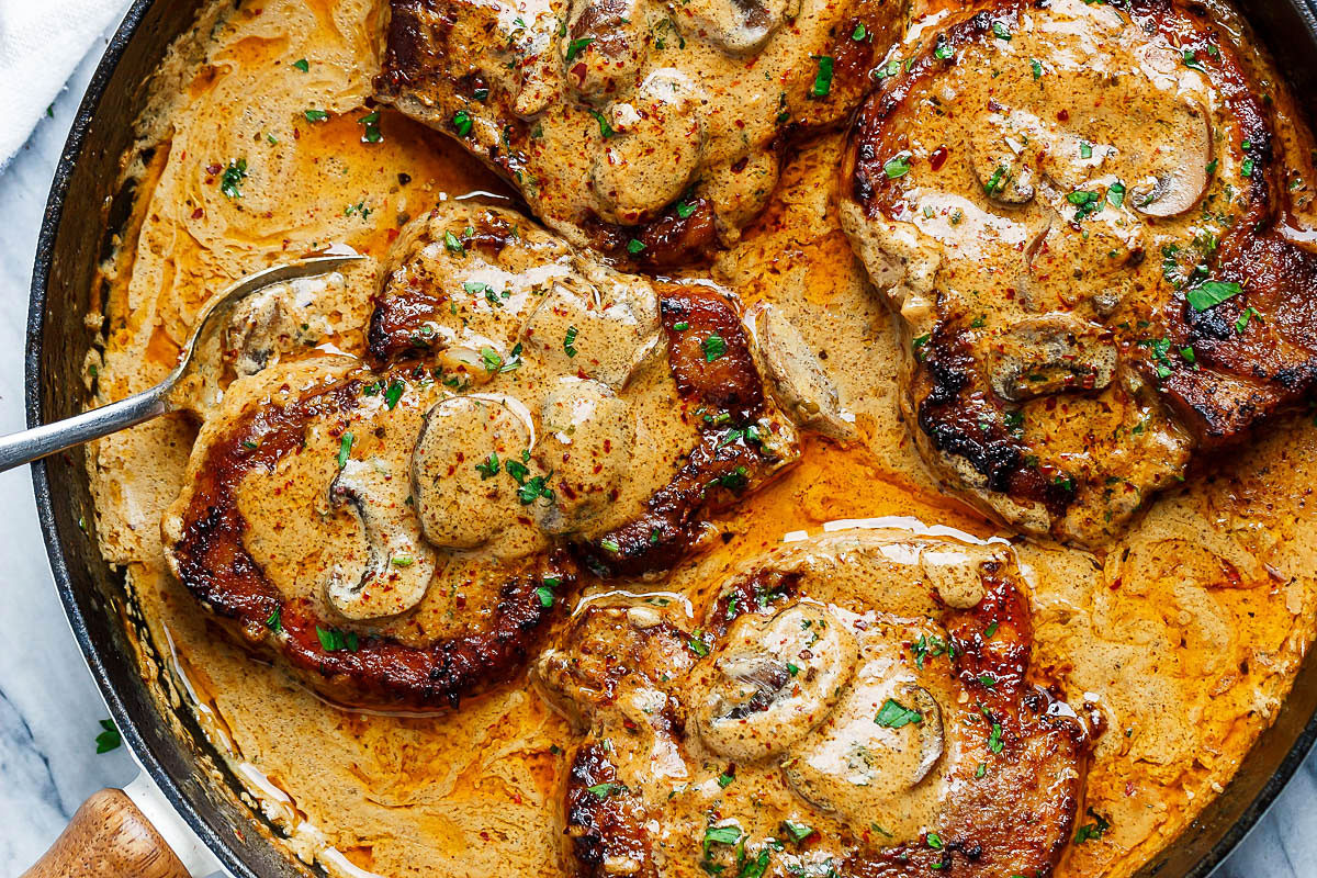 Pork Chops With Mushroom Gravy Recipe
 Garlic Pork Chops Recipe in Creamy Mushroom Sauce – How to