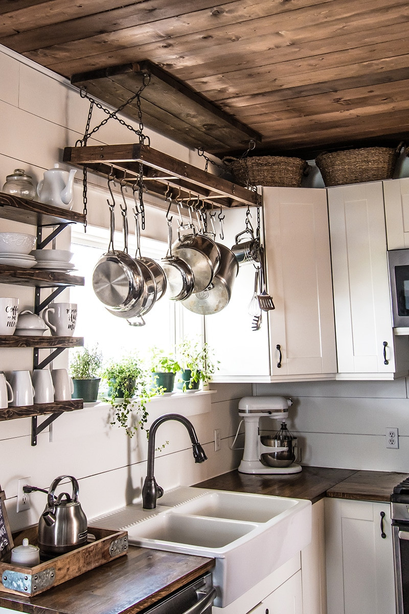 Pot Organizer DIY
 How to Build a DIY Pot Rack and Secure it to Your Ceiling