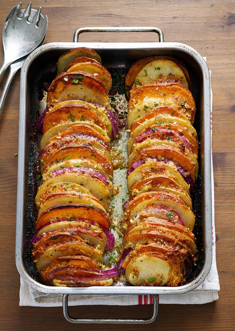 Potato Main Dishes
 This Garlic Parmesan Roasted Potatoes Side Dish Will Make