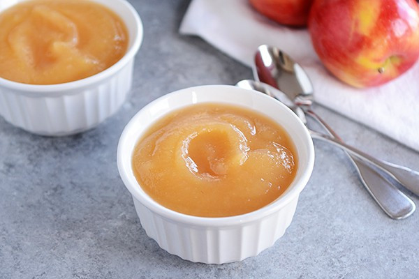 Pressure Cooking Applesauce
 Quick and Easy Pressure Cooker Applesauce