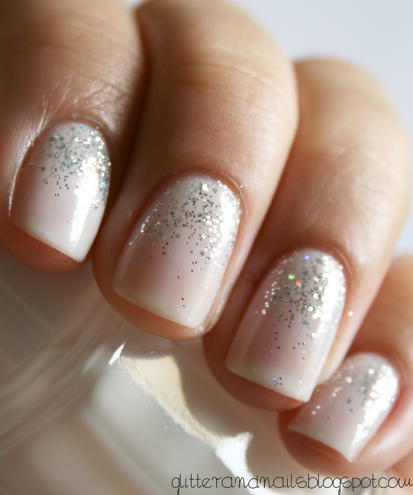 Pretty Christmas Nails
 subtle sparkly nails – pretty for holiday season