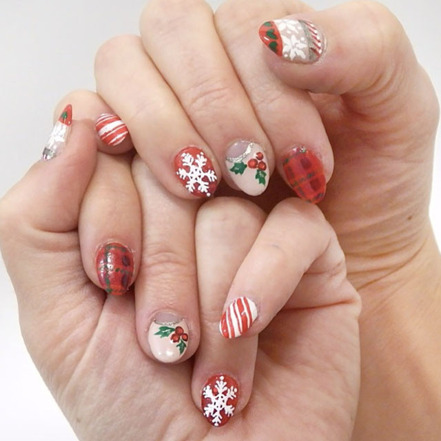 Pretty Christmas Nails
 25 Best Christmas Nail Designs