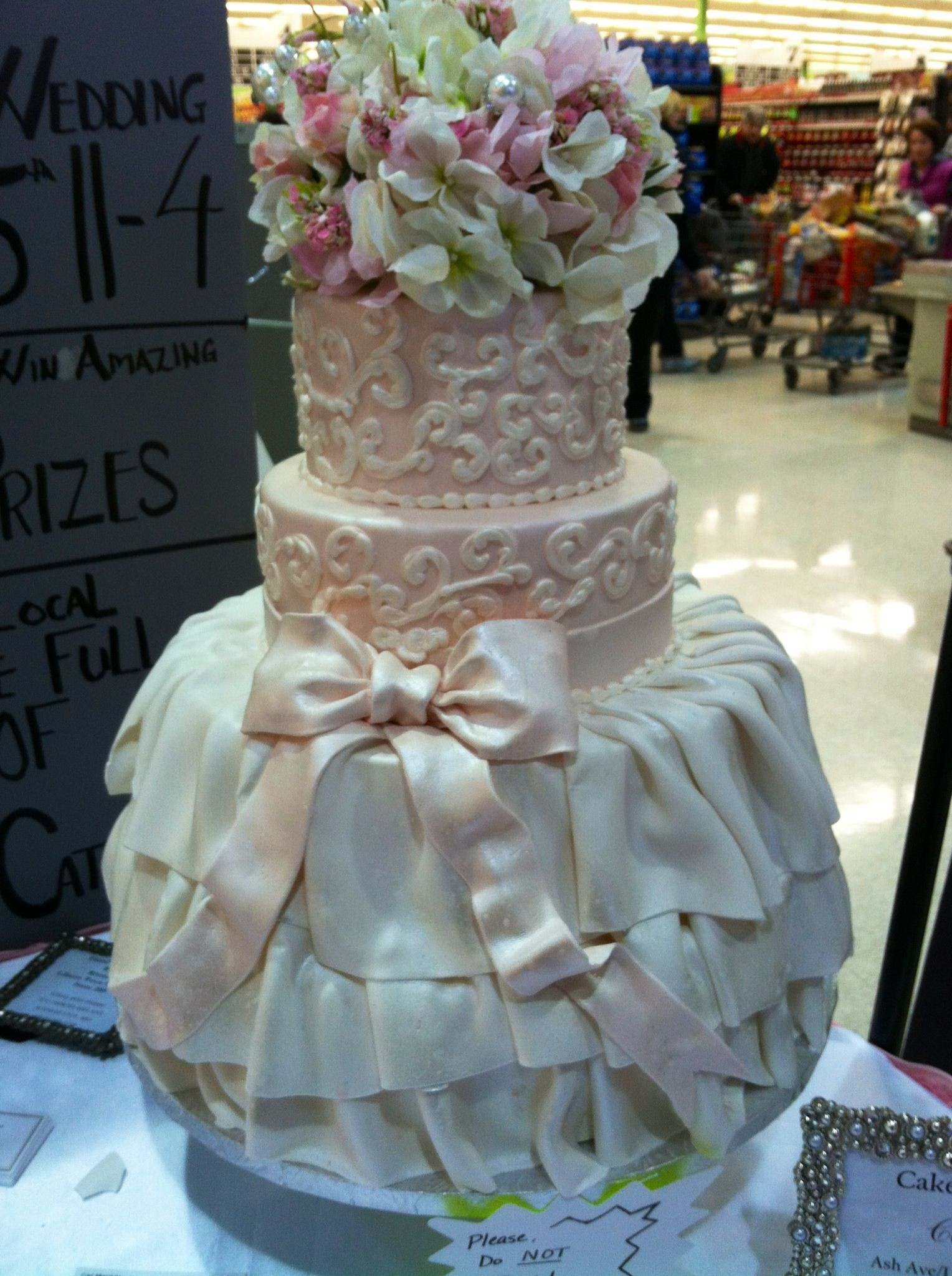 Price Chopper Wedding Cakes
 Wedding cake at the store Price Chopper Lovely