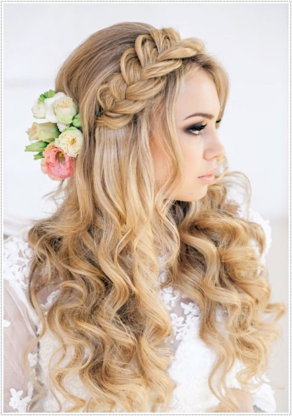 Prom Hairstyle Ideas
 30 Amazing Prom Hairstyles & Ideas