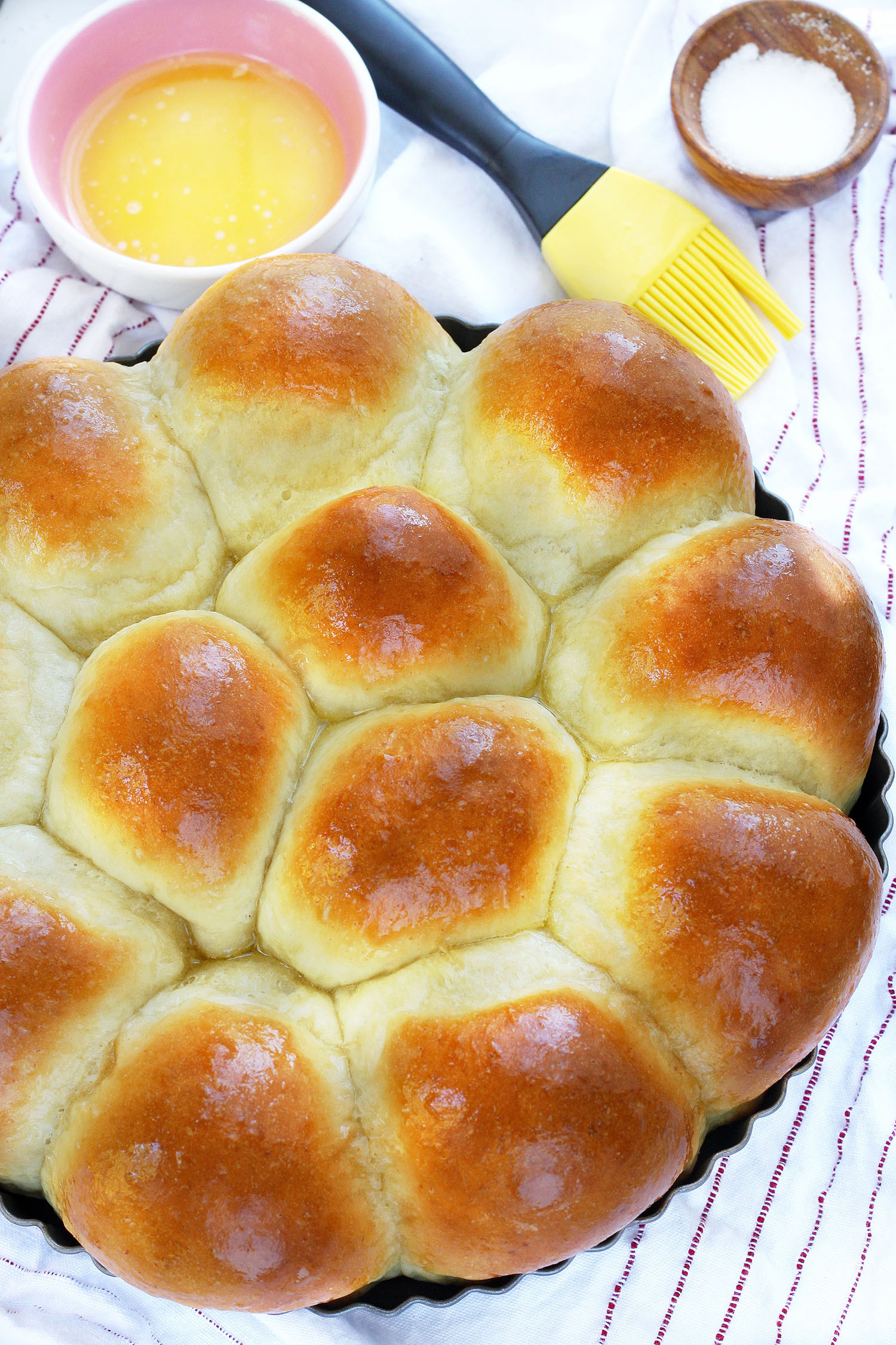 Quick And Easy Dinner Rolls
 30 Minute Dinner Rolls