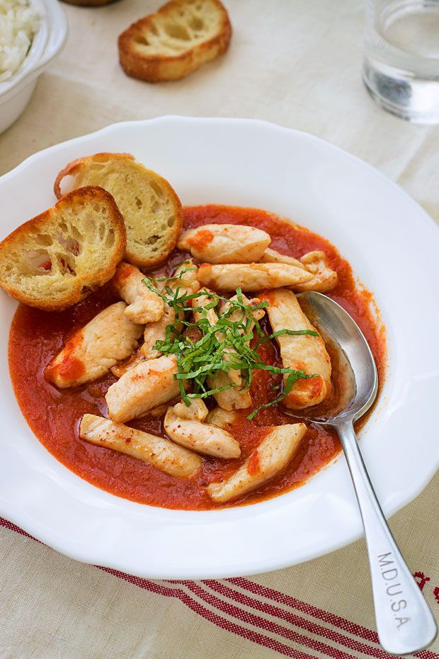 Quick Meal With Chicken Breasts
 Garlic Chicken with Tomato Sauce Recipe — Eatwell101