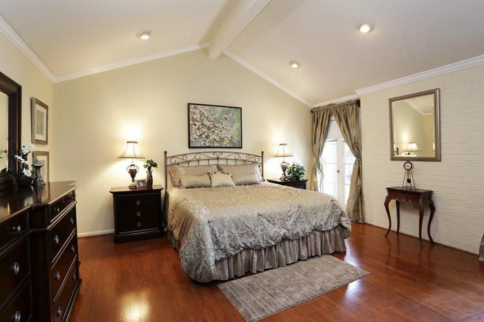 Recessed Lighting Bedroom
 20 Bedroom Designs With Vaulted Ceilings